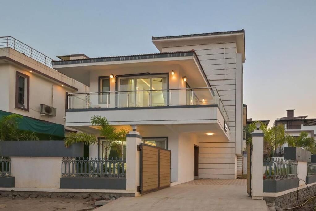 Royal Paradise Villa Лонавала Экстерьер фото
