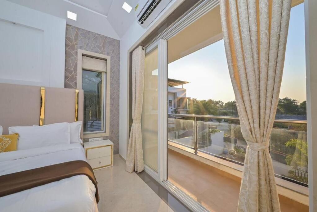 Royal Paradise Villa Лонавала Экстерьер фото